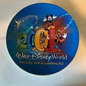 Walt Disney World 2001 Decorative Plate